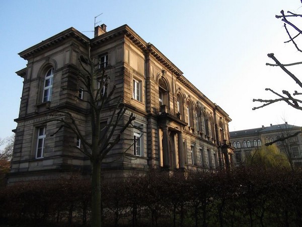 Toà nhà khoa Khoa học Giáo dục, Đại học Strasbourg © Nguyễn Tấn Đại 